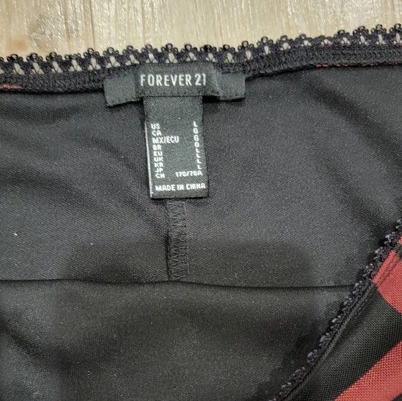 Red plaid maxi skirt - Picture 2 of 4